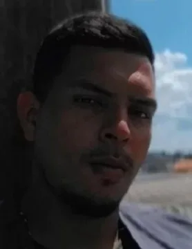 VÍDEO: Suspeito de aterrorizar funcionária de loja do Parque 10 está envolvido em mais assaltos no mesmo dia