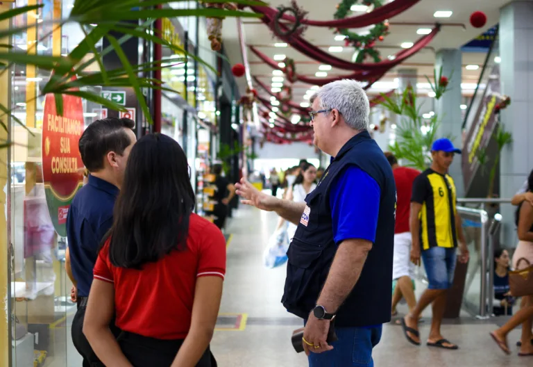 Black Friday: Procon realiza blitz em shopping da zona Leste de Manaus