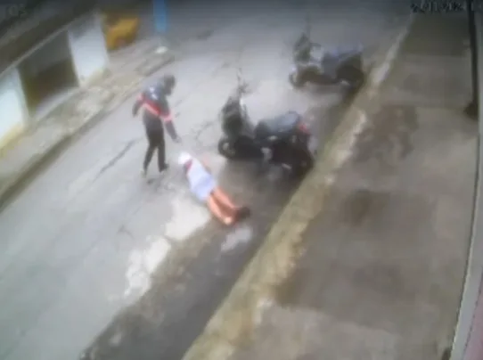 VÍDEO: Mulher é morta a tiros no Guarujá; principal suspeito é o ex-marido