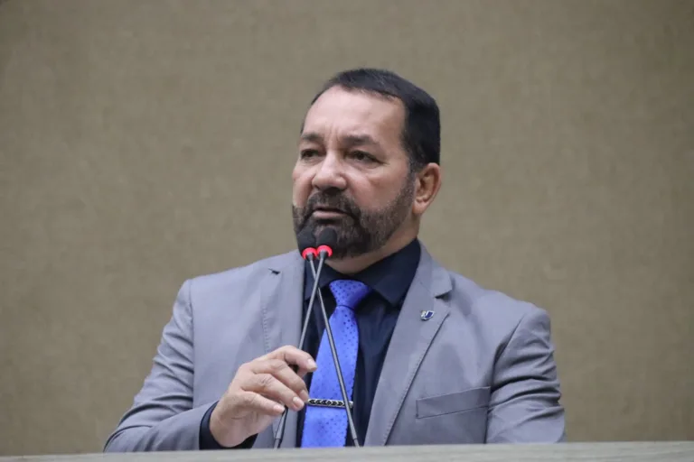 "Vamos apreciar", diz Gilmar Nascimento sobre prestação de contas de David Almeida e Arthus Neto