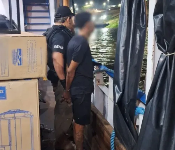 Pistoleiro de grupo criminoso do AM é preso tentando fugir de barco para o Pará