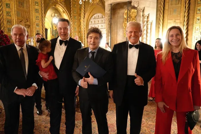 Milei se encontra com Trump e Musk nos EUA e menciona "fantasma do comunismo"