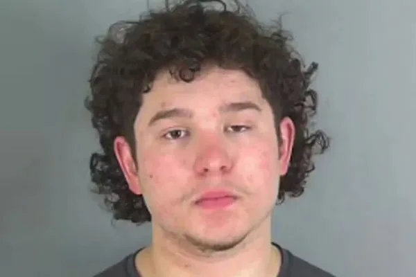 Ex-finalista do American Idol é condenado a 8 anos por acidente fatal