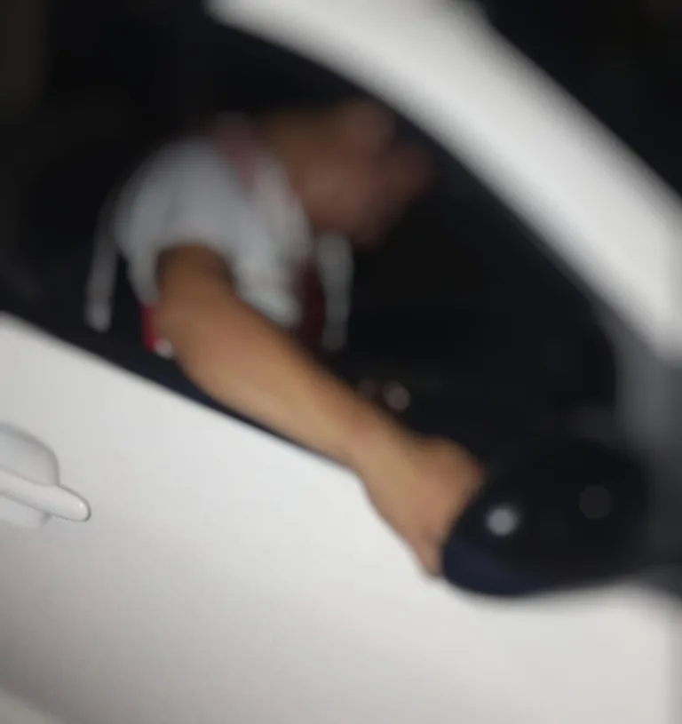 IMAGEM FORTE: Sargento da PM é morto com tiro na cabeça dentro de carro, em Manaus