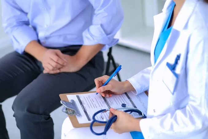 Homens ainda negligenciam exame do toque para prevenção do câncer de próstata, diz levantamento