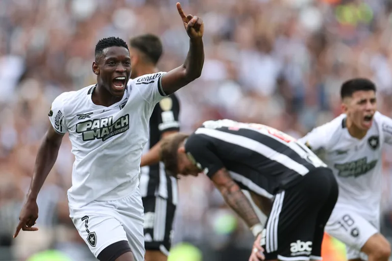 Botafogo vence o Atlético-MG e conquista título inédito da Libertadores