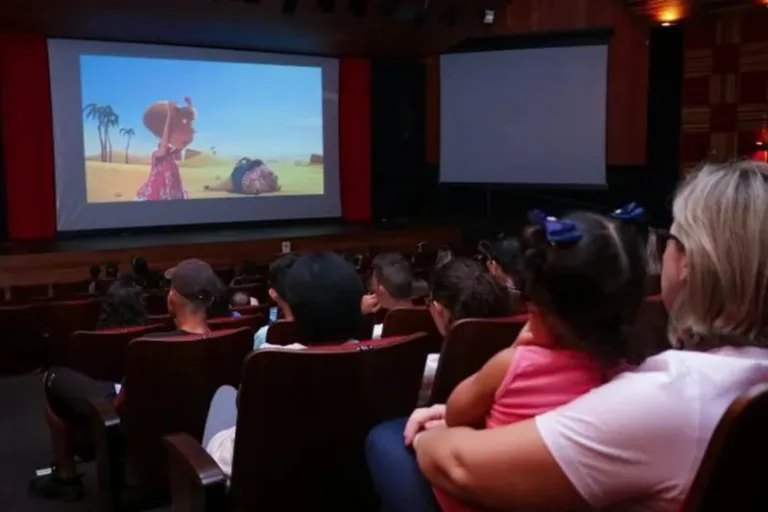 Lei que estende gratuidade em eventos para pessoas autistas e com Síndrome de Down é sancionada no Amazonas