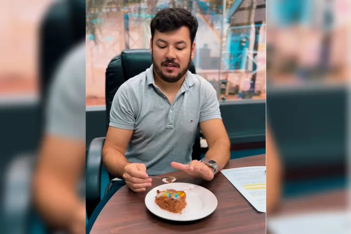 VÍDEO: Ao som de Bob Marley, prefeito no RS anuncia nas redes demissão de professora por vender bolo de maconha