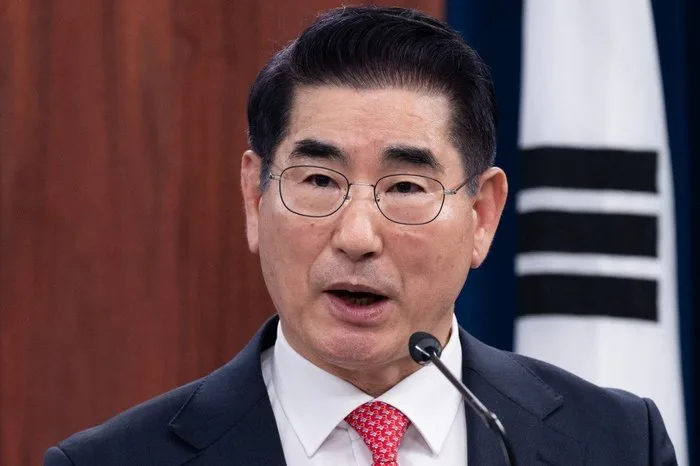 Ex-ministro da Defesa da Coreia do Sul tenta cometer suicídio em prisão, diz autoridades Ex-ministro da Defesa da Coreia do Sul tenta cometer suicídio em prisão, diz autoridades