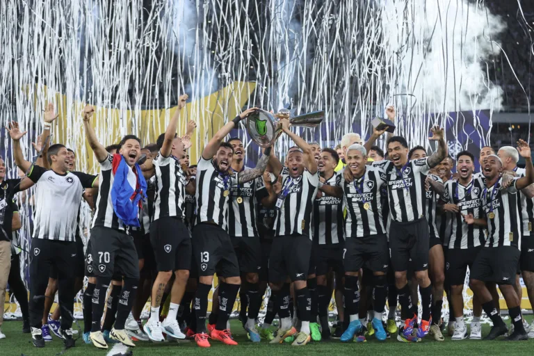 Botafogo conquista tricampeonato do Brasileiro