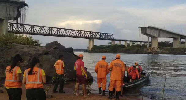 Sobe para 12 o número de desaparecidos após ponte desabar entre Maranhão e Tocantins
