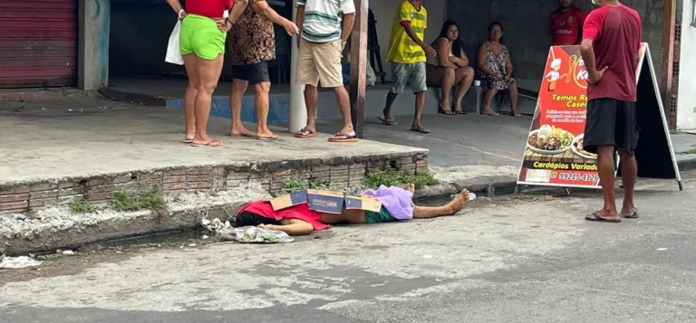 VÍDEOS: Homem é perseguido e morto a facadas por criminosos no São José