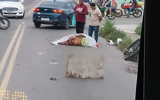 Homem morre ao ser atingido por motocicleta no bairro Flores