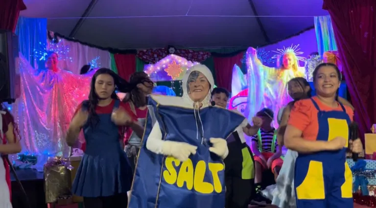 ‘A Turma do Salty – O Segredo do Natal’ emociona comunidade do Alvorada