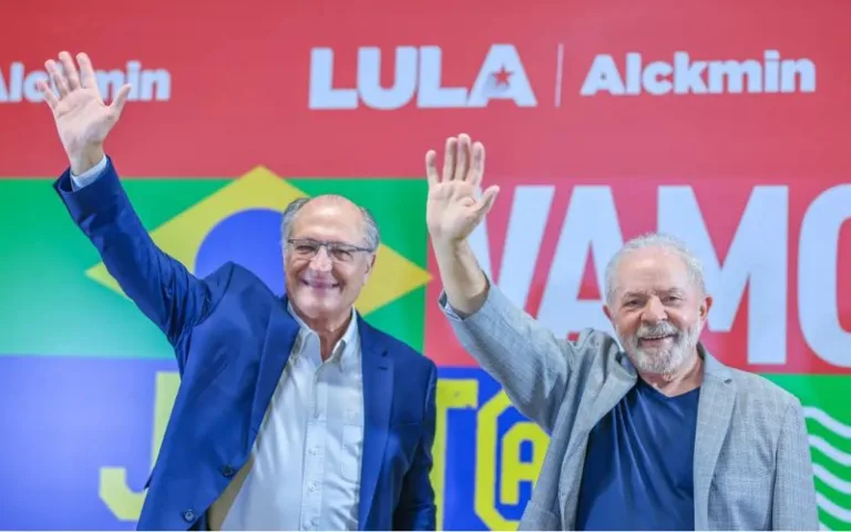 Mesmo internado após uma cirurgia de emergência, o presidente Luiz Inácio Lula da Silva  não passará o exercício do cargo a seu vice, Alckmin