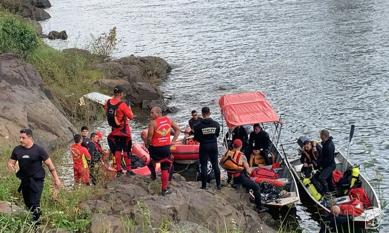 Mergulhadores encontram dois corpos de vítimas de ponte que desabou entre Tocantins e Maranhão