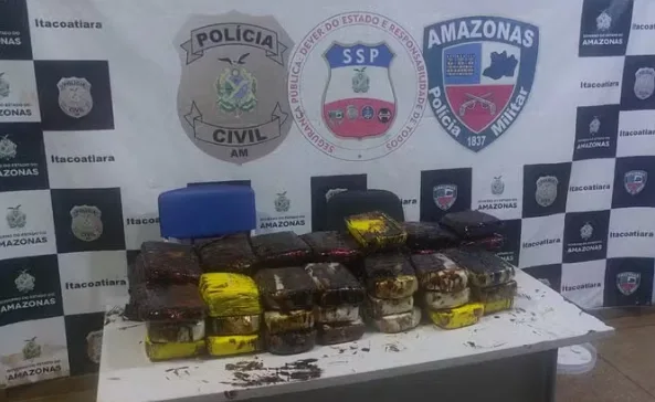 Quase 50 tabletes de cocaína são apreendidos em barco no município de Itacoatiara