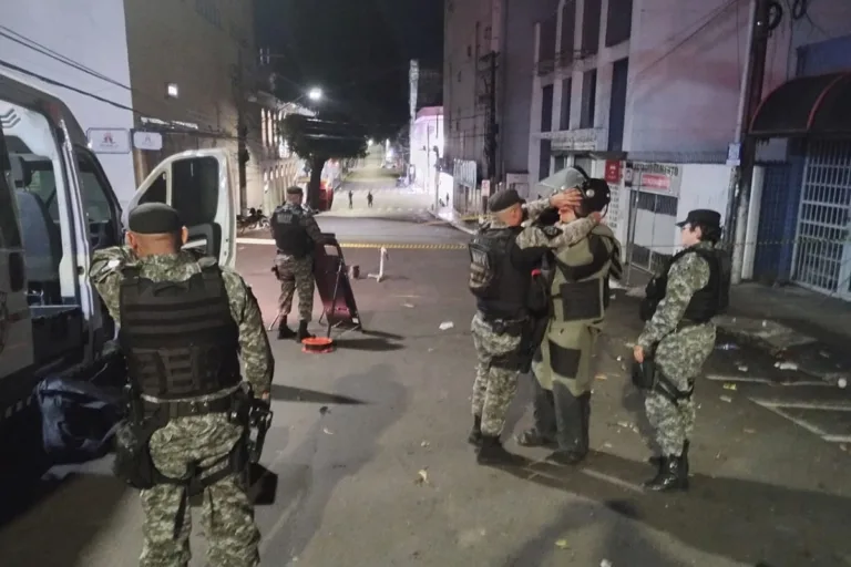 Artefato explosivo foi detonado pelo grupo Marte (Foto: Divulgação/PMAM)