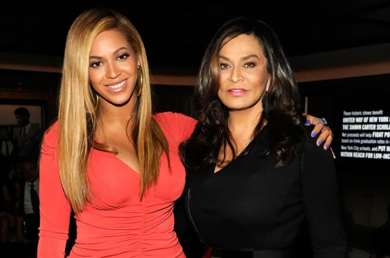 Mãe de Beyoncé, Tina Knowles, nega envolvimento em polêmica sobre Jay-Z e declara ter sido hackeada