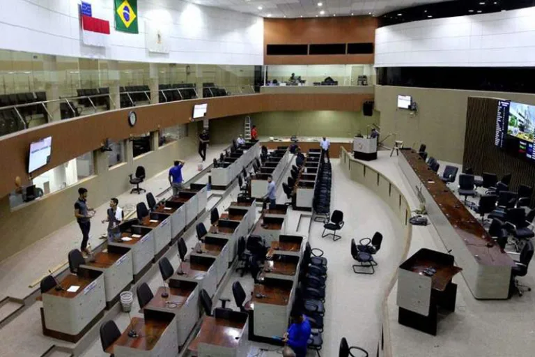 Partido pesa na eleição, mas no plenário cada um segue sua lógica - (Foto: Robervaldo Rocha/CMM).