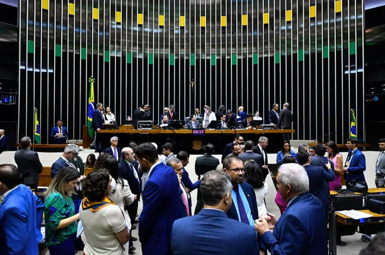 Retorno dos trabalhos no Congresso em 1º de fevereiro será marcado com eleições