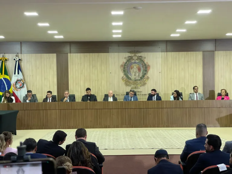 Diplomação de prefeito e vereadores em manaus