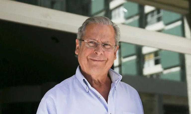 Eleições 2026: Dirceu chama atenção para Tarcísio de Freitas, e está certo