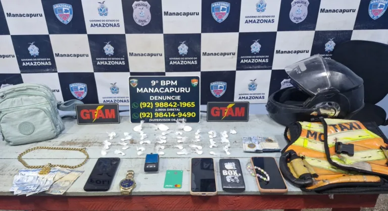 Trio é preso com mais de 40 porções de cocaína na Orla do Miriti, em Manacapuru