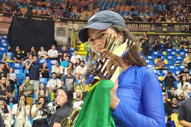 Skatista Rayssa Leal, de 16 anos, é a primeira mulher a ser três vezes seguida campeã da SLS e vai faturar R$ 600 mil