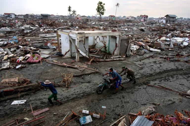 Maior tsunami da Ásia completa 20 anos; 227 mil pessoas morreram