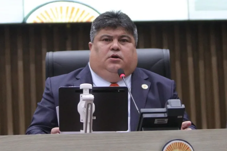 Com 1 ausência no sistema, David Reis começa, mas não termina sessões plenárias da CMM