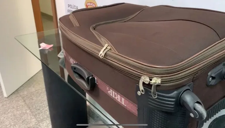Amazonense é presa no aeroporto do RJ ao tentar embarcar para Portugal com 3kg de cocaína