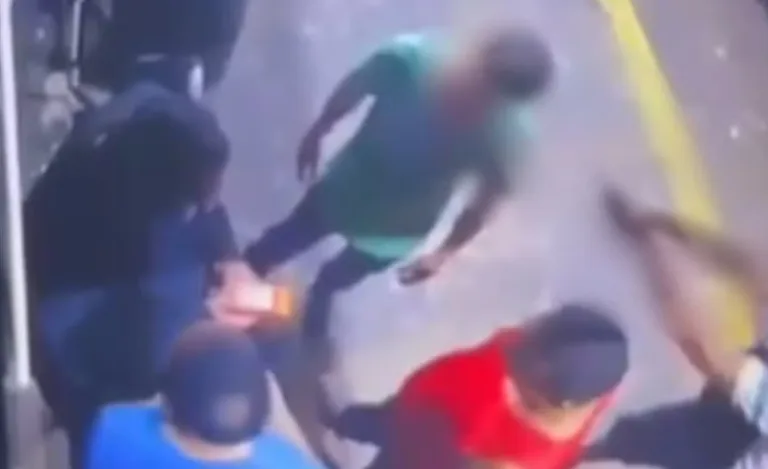 VÍDEO: Homens são mortos com tiros à queima roupa em Goiânia