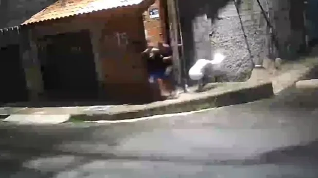 VÍDEO: Facções no Ceará se enfrentam com troca de tiros