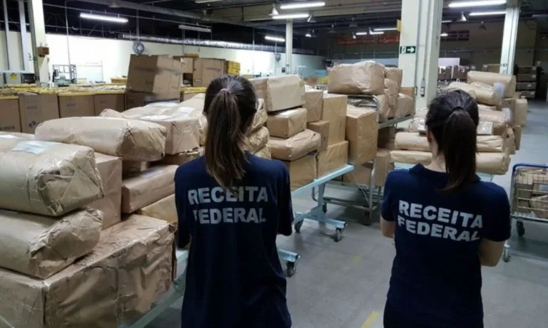 Greve dos auditores fiscais: categoria anuncia intensificação da mobilização Greve dos auditores fiscais: categoria anuncia intensificação da mobilização