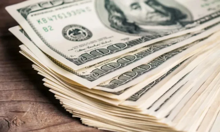 Dólar operou em queda já nas primeiras horas do pregão