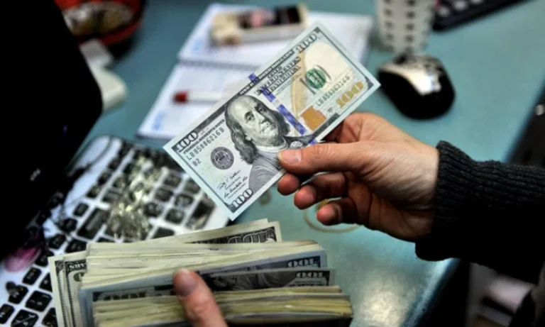 Dólar fechou em baixa pela sétima vez seguida