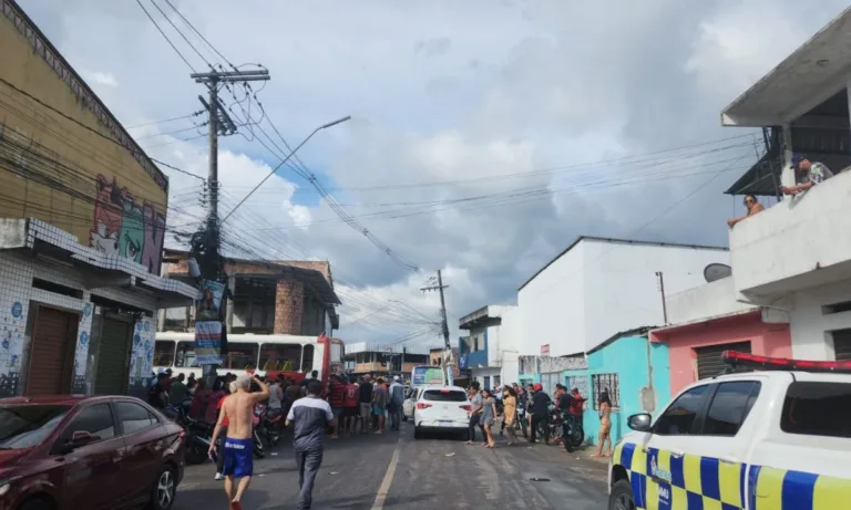 Motoqueiro morreu na hora