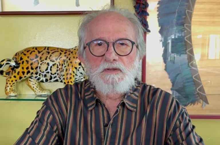 Autor paraense Paes Loureiro chega a Manaus para lançar o livro 'Cultura Amazônica sempre', na Valer Teatro