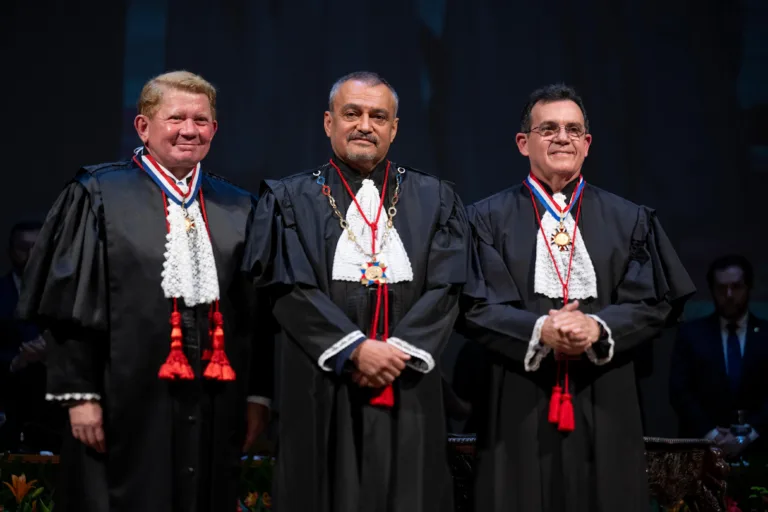 Desembargador Jomar Fernandes toma posse como presidente do TJAM para biênio 2025-2026