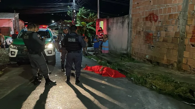 Homem é assassinado por ocupantes de carro na zona Leste de Manaus