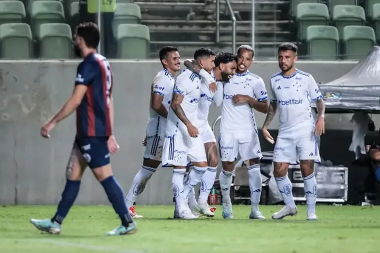 Gabigol desencanta com três gols na goleada do Cruzeiro