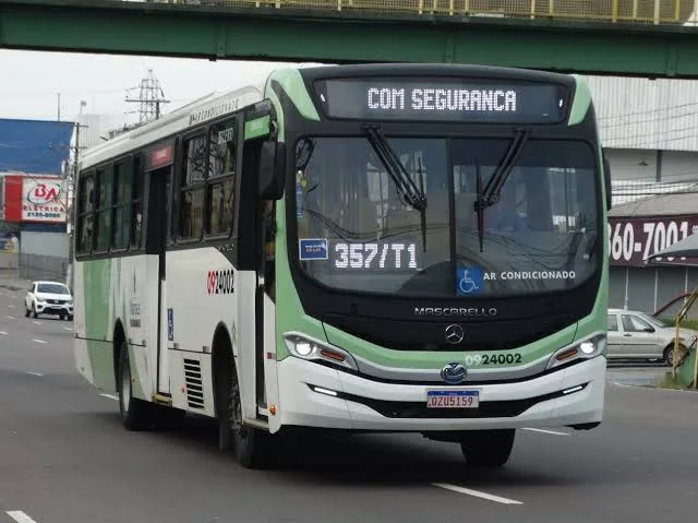 Dupla é presa após assaltar ônibus em Manaus