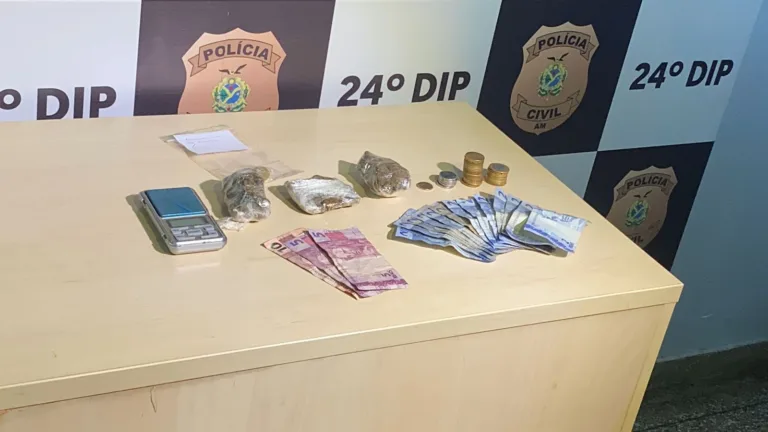 Material apreendido na operação que prendeu Marcos. (FOTO: Divulgação/PC-AM)