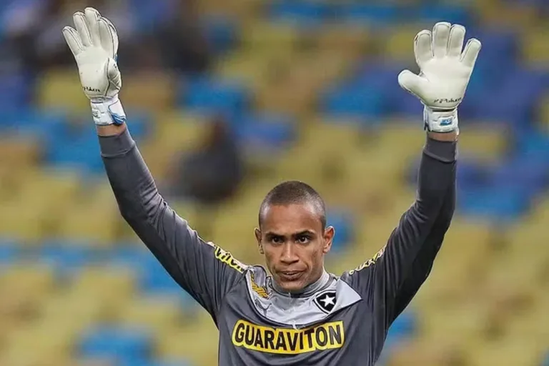 Goleiro Renan, ex-Botafogo e Santos, acerta com o Amazonas