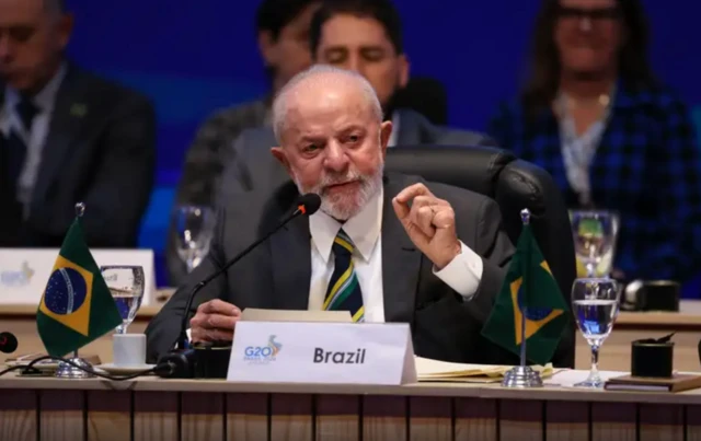 Lula quer discutir com Trump sanções dos EUA a ministros do STF Lula quer discutir com Trump sanções dos EUA a ministros do STF