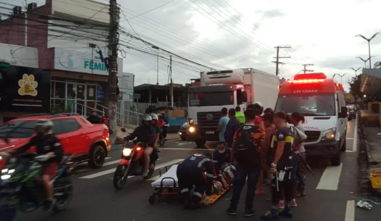 Adolescente é atropelado em faixa de pedestre na zona Leste de Manaus