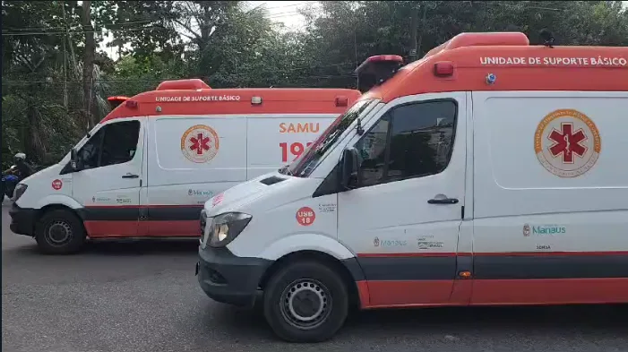 Acidente grave entre motos, carro e ônibus deixa 3 feridos em Manaus