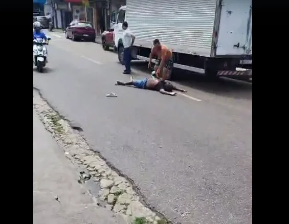 Assalto a joalheria termina com homem baleado durante tiroteio em Manaus