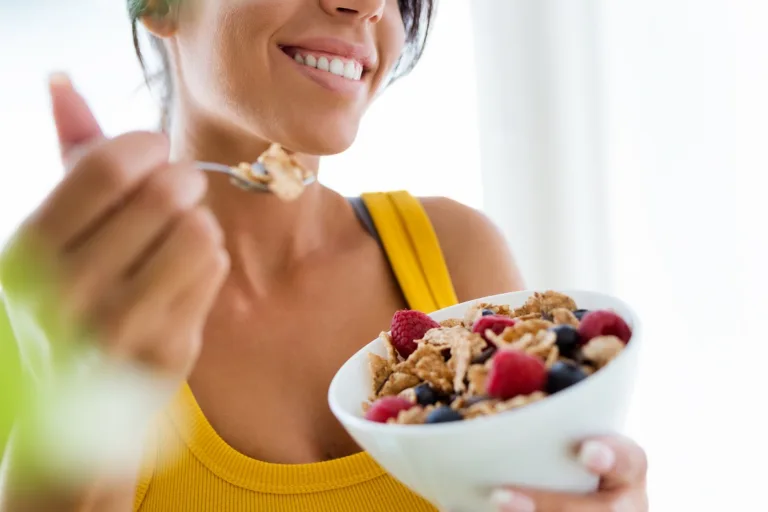 Menopausa: Confira 6 alimentos para comer diariamente (Foto: FREEPIK/BANCO DE IMAGENS)